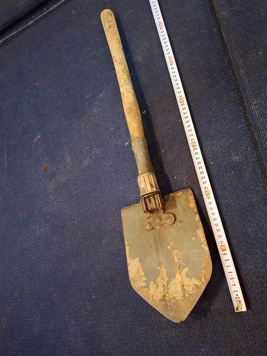 Old folding military shovel [MIL10189]