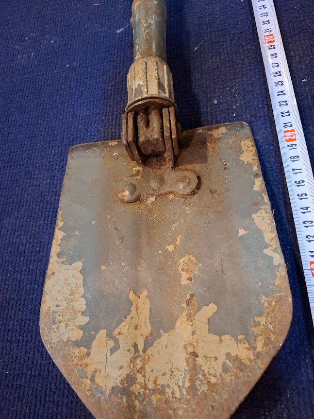 Old folding military shovel [MIL10189]