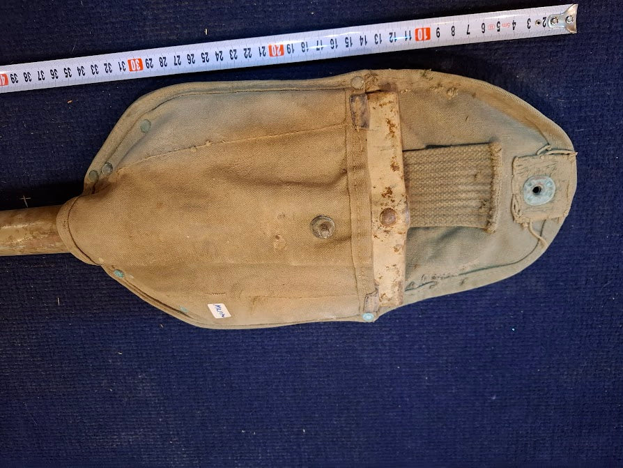 Old folding military shovel + bag [MIL10190]
