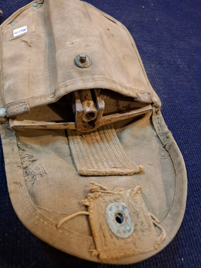 Old folding military shovel + bag [MIL10190]