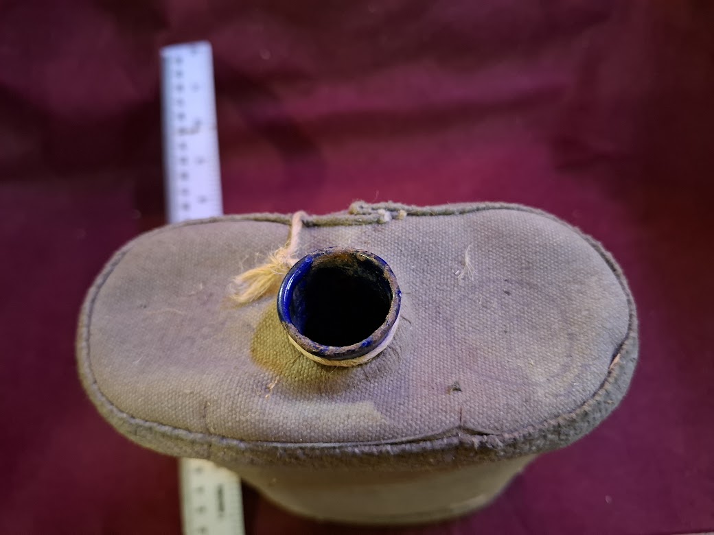 Old military water bottle [MIL10191]