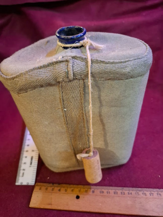 Old military water bottle [MIL10191]