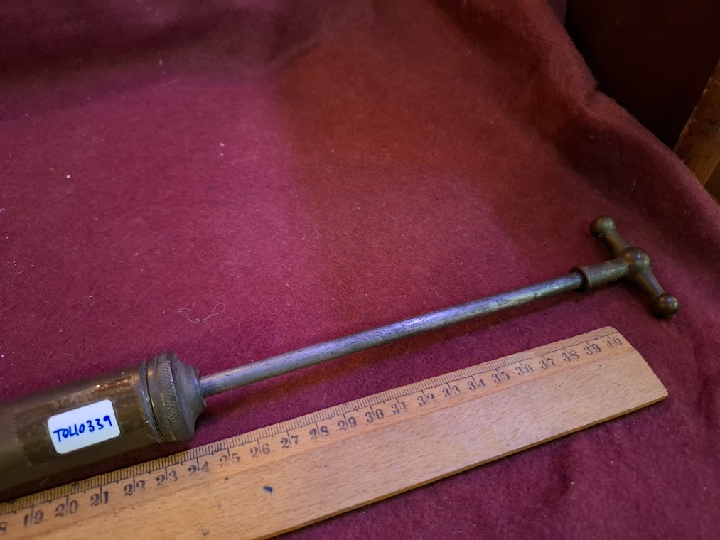 Vintage brass motorcycle oil grease tool [TOL10339]