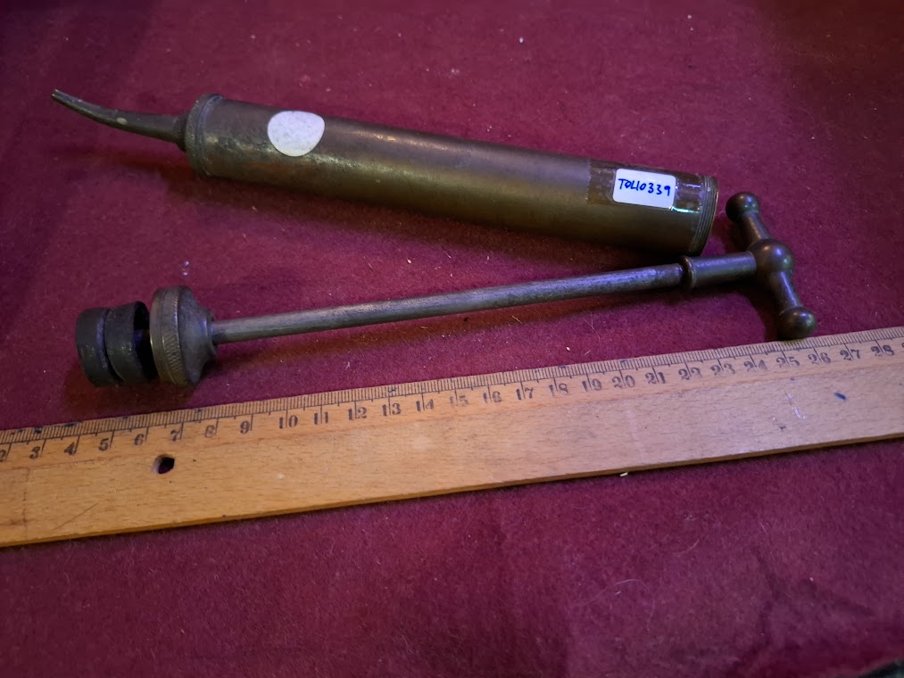 Vintage brass motorcycle oil grease tool [TOL10339]