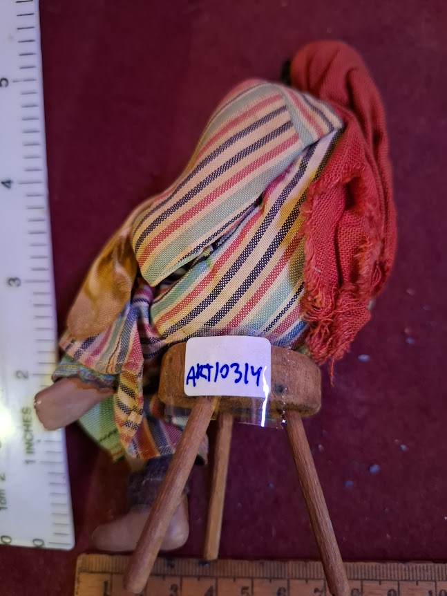 Handmade traditional dress souvenir doll [ART10314]