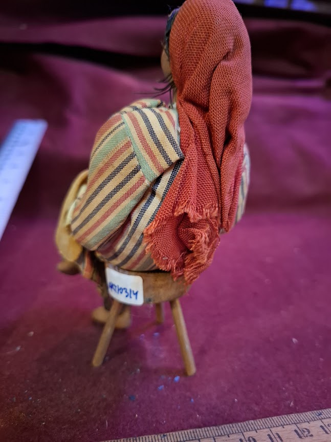 Handmade traditional dress souvenir doll [ART10314]