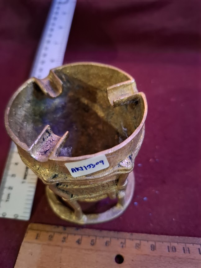 Vintage bronze ashhtray [ART10309]