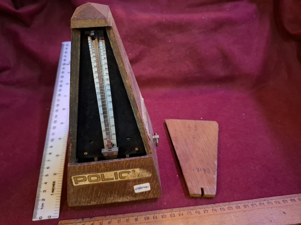 Vintage mechanical metronome [OTH10471]