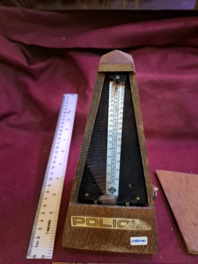 Vintage mechanical metronome [OTH10471]