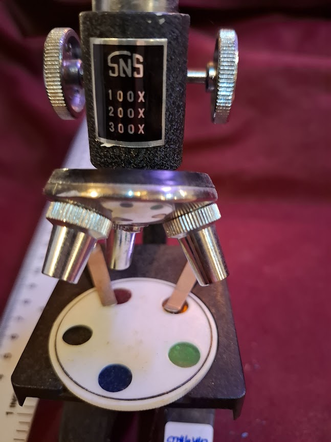 Old small microscope [OTH10447]