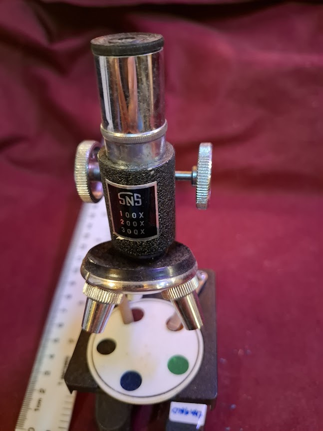 Old small microscope [OTH10447]