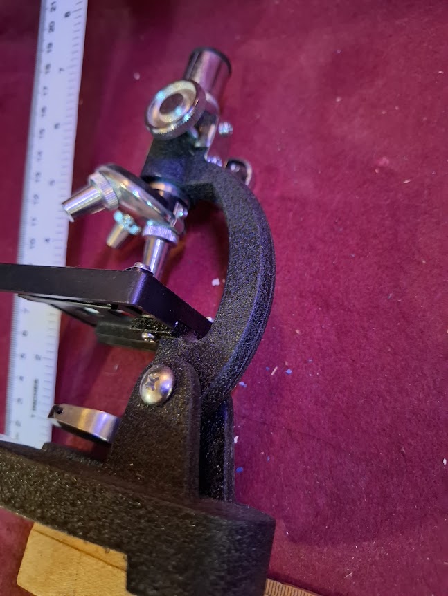 Old small microscope [OTH10447]