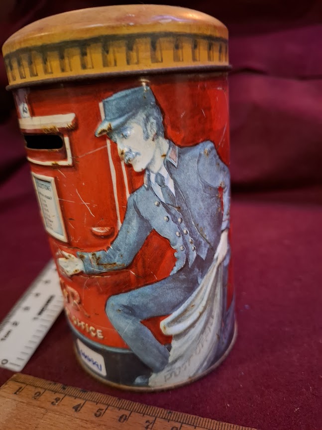 A child's vintage savings fund in the form of a Dar box [GAM10391]