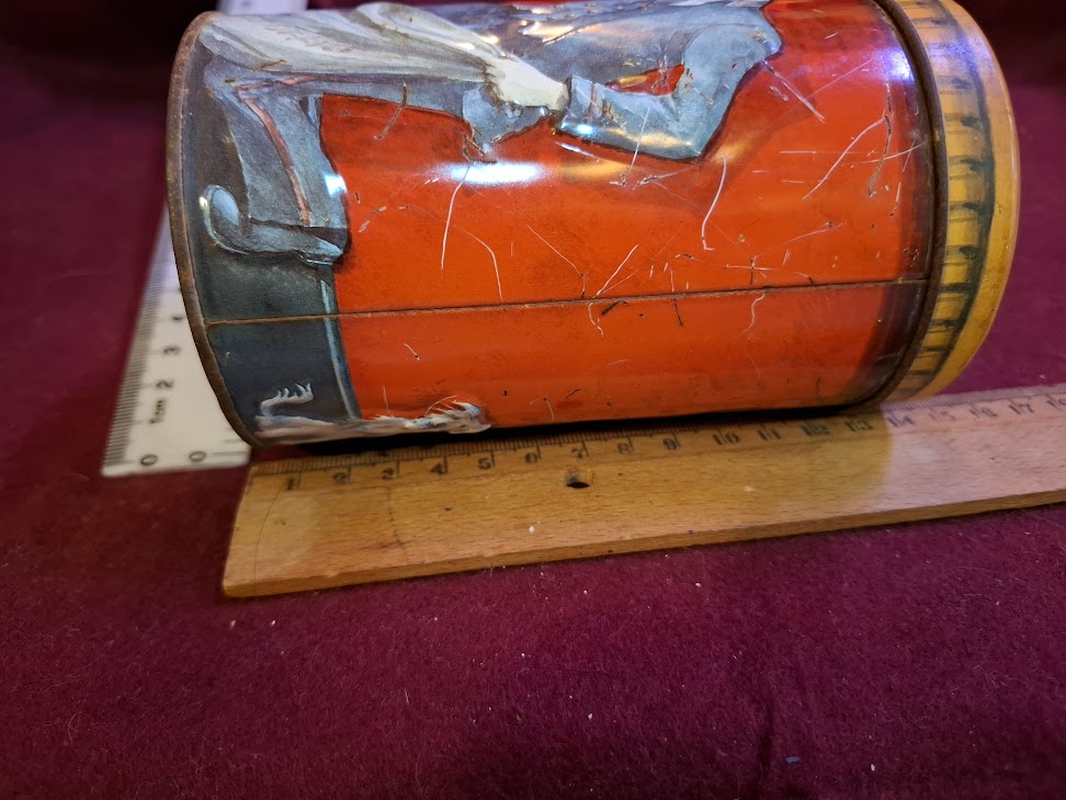 A child's vintage savings fund in the form of a Dar box [GAM10391]