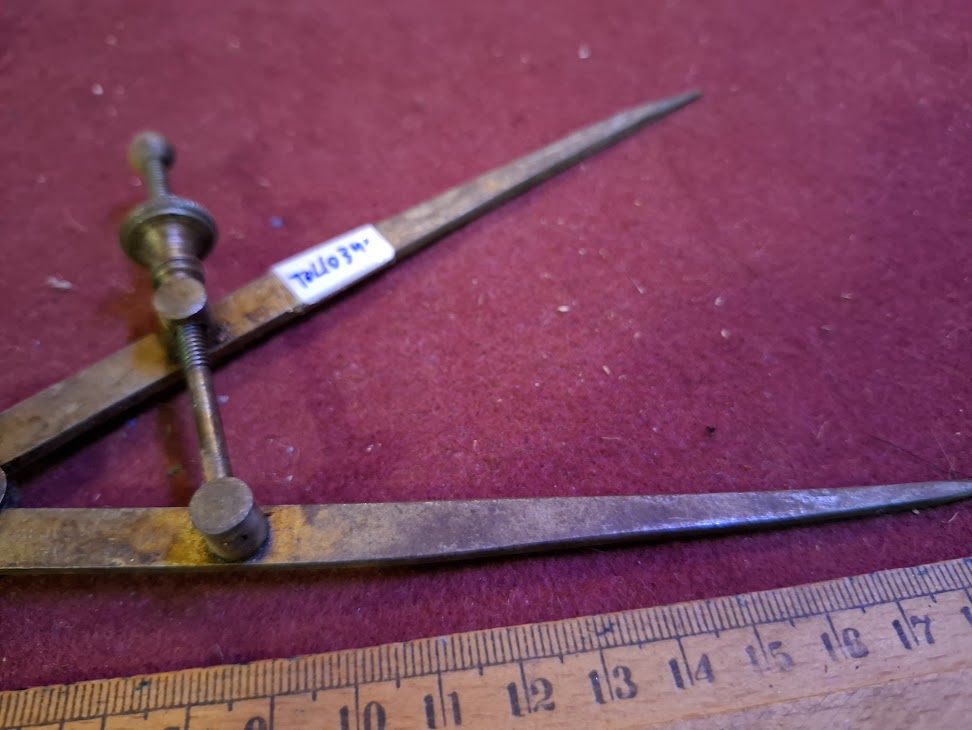 Vintage metal geometry pair of compass [TOL10341]