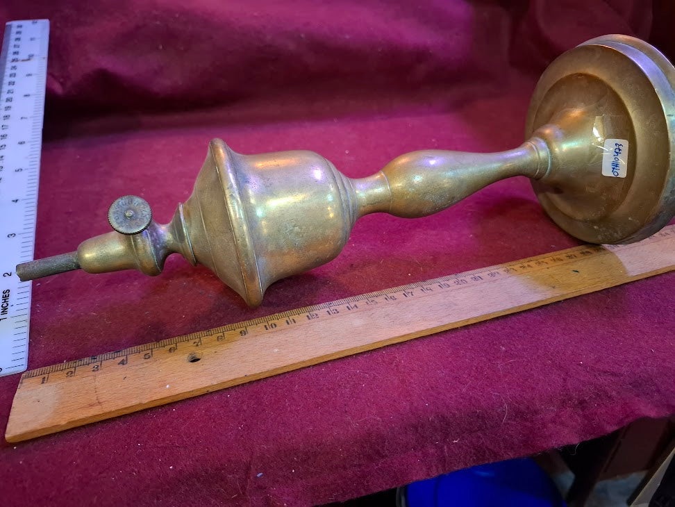 Antique oil lamp [OTH10473]