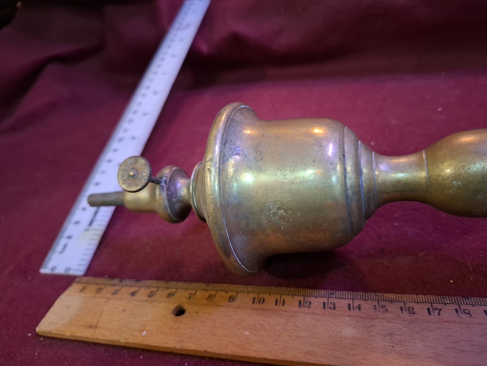 Antique oil lamp [OTH10473]