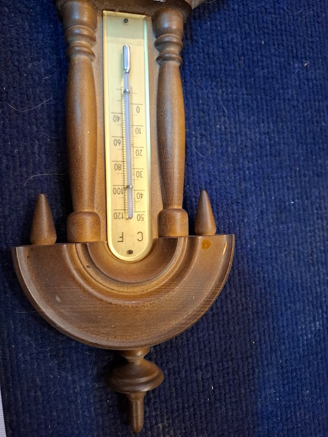 Vintage barometer thermometer [OTH10475]