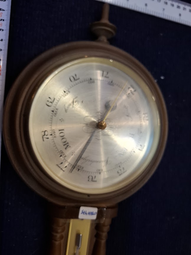 Vintage barometer thermometer [OTH10475]
