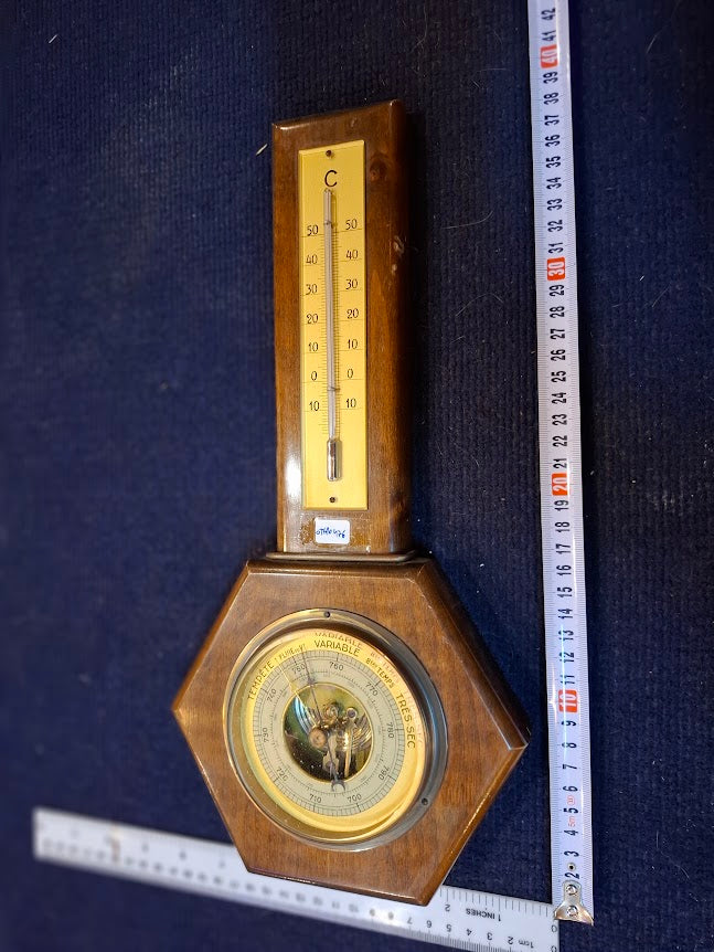 Vintage barometer thermometer [OTH10476]