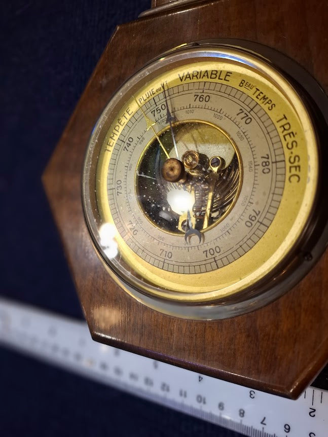 Vintage barometer thermometer [OTH10476]