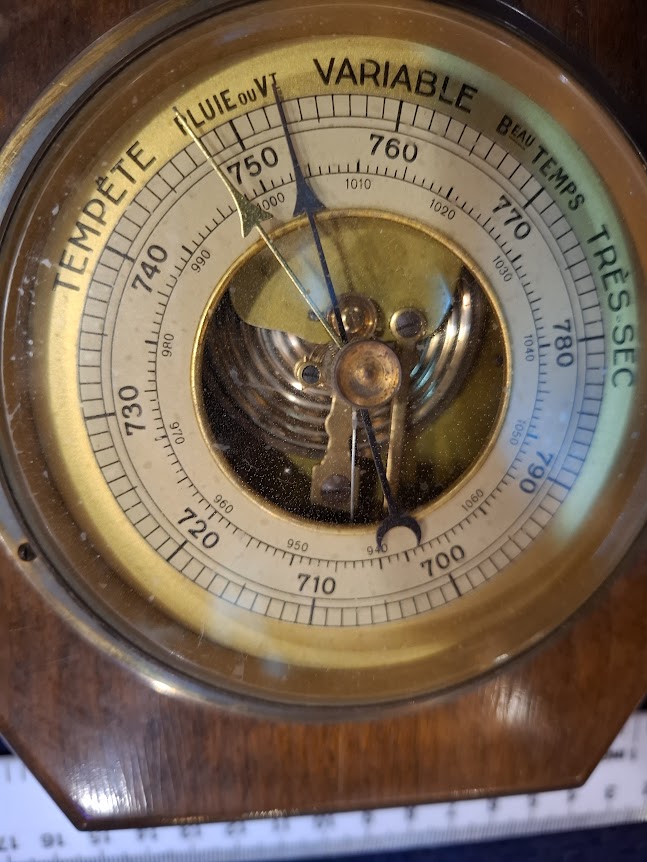 Vintage barometer thermometer [OTH10476]