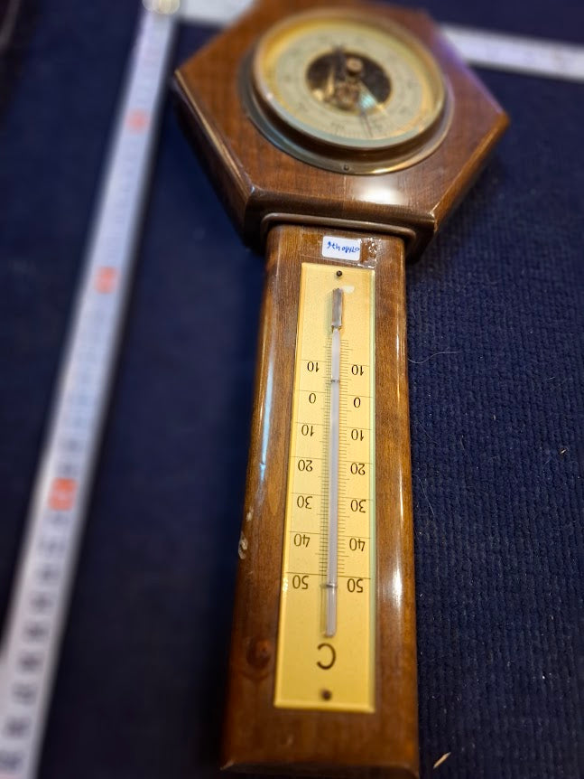 Vintage barometer thermometer [OTH10476]