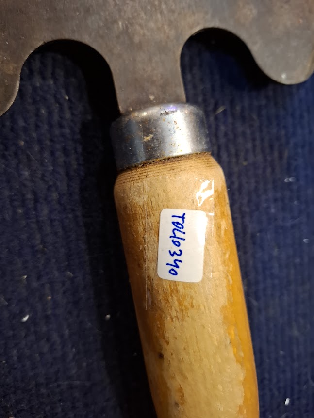 Vintage Cutting half moon tool for kitchen [TOL10340]