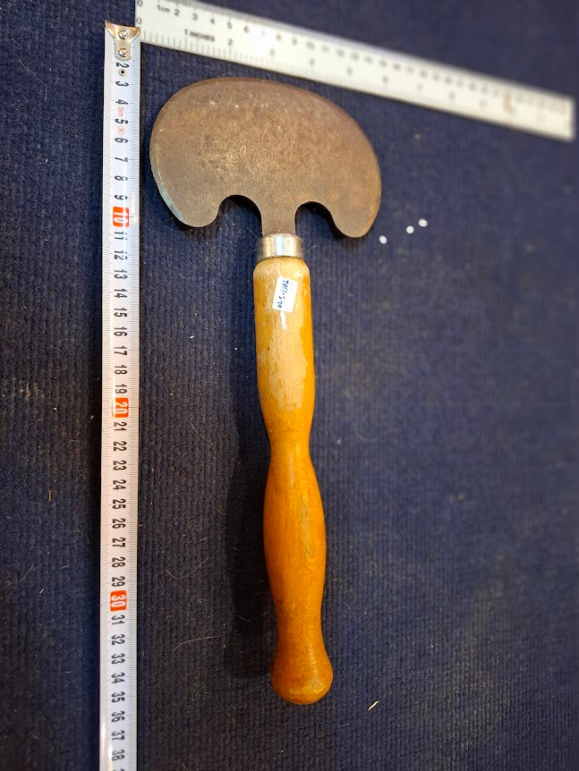 Vintage Cutting half moon tool for kitchen [TOL10340]