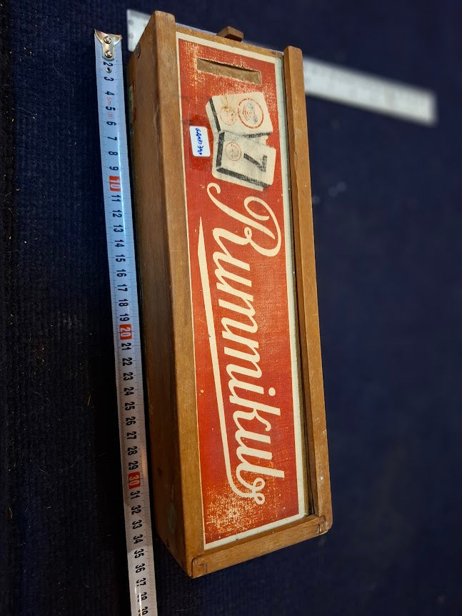 Vintage Remy Cubes in wood box [GAM10390]