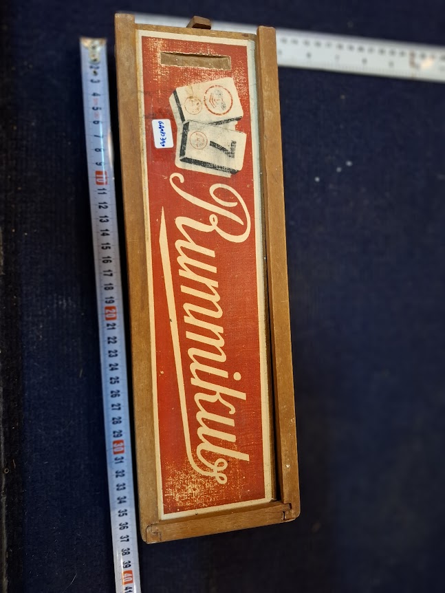 Vintage Remy Cubes in wood box [GAM10390]