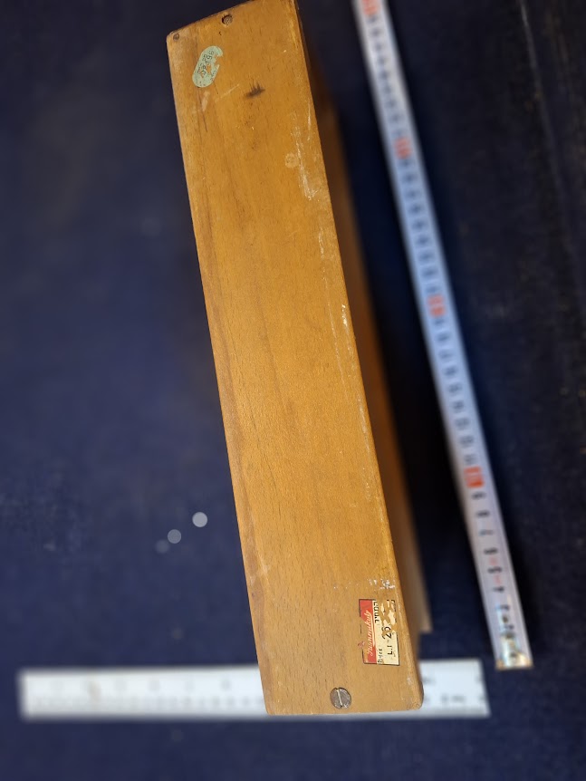 Vintage Remy Cubes in wood box [GAM10390]