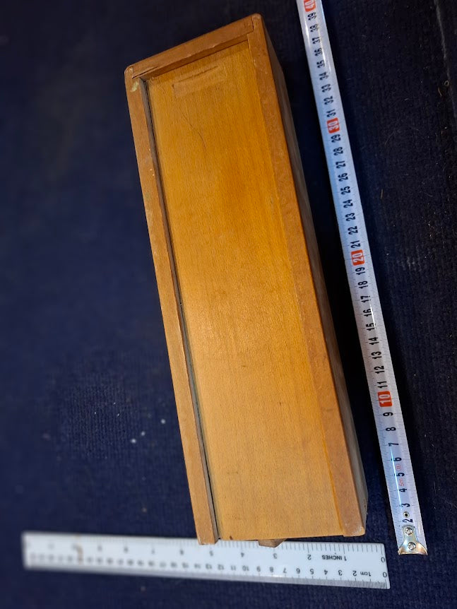 Vintage Remy Cubes in wood box [GAM10390]