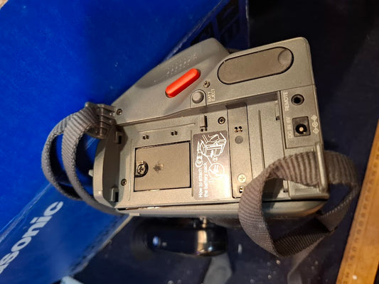 Vintage analog Panasonic NV-G100EN video camera [INS10755] *for Israel local market only