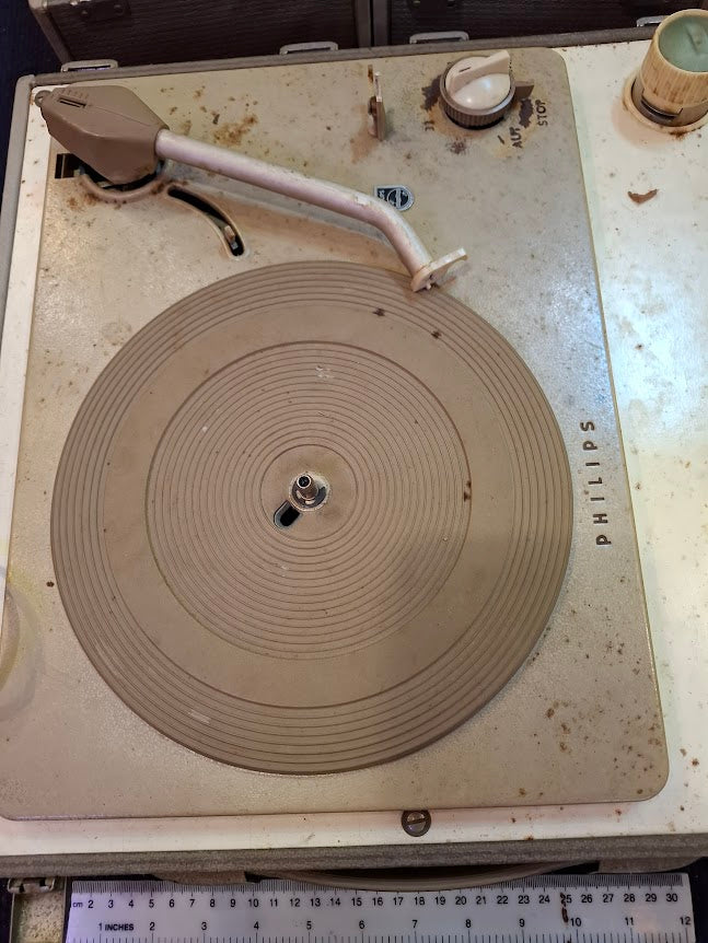 Old Record player - Philips [INS10759] *for Israel local market only