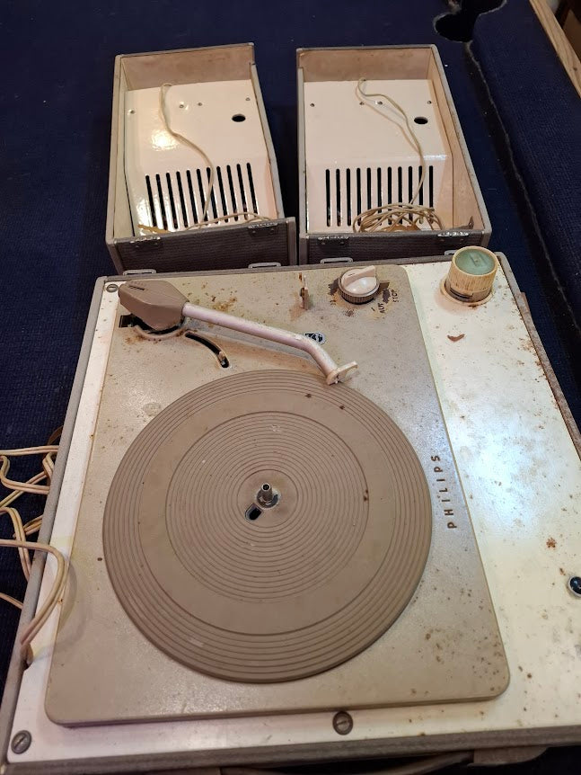 Old Record player - Philips [INS10759] *for Israel local market only