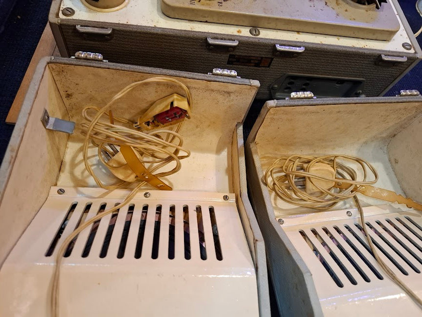Old Record player - Philips [INS10759] *for Israel local market only