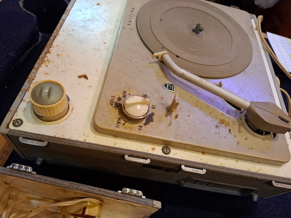 Old Record player - Philips [INS10759] *for Israel local market only