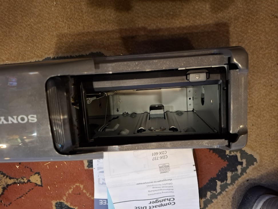 Old Sony CD changer [INS10774] *for Israel local market only