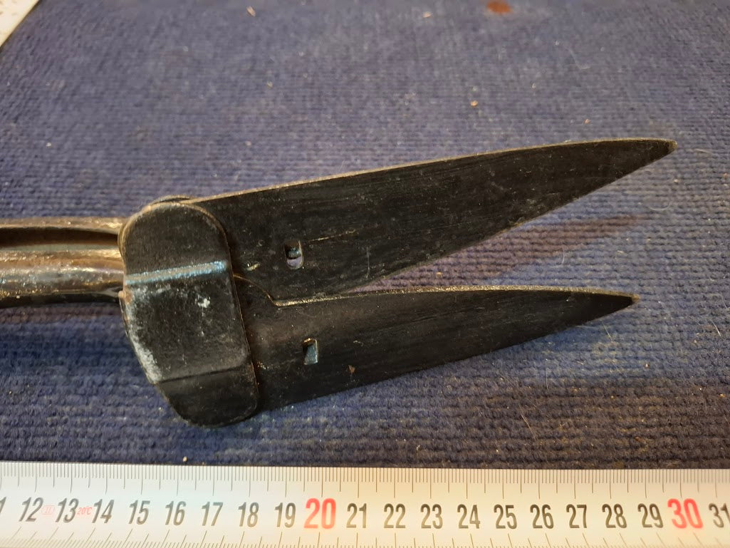 Vintage hand held grass & flower clippers pruning shears [TOL10343]
