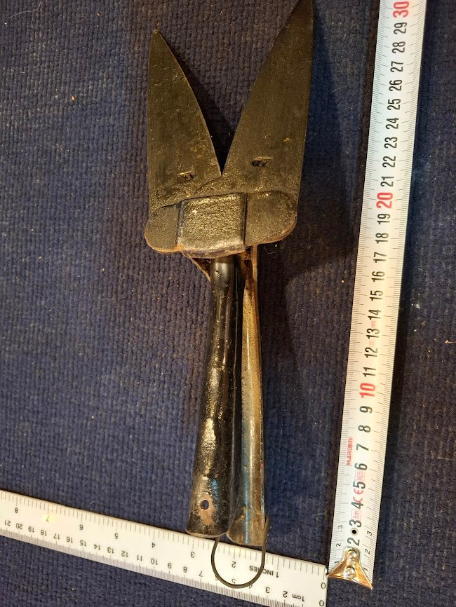 Vintage hand held grass & flower clippers pruning shears [TOL10343]