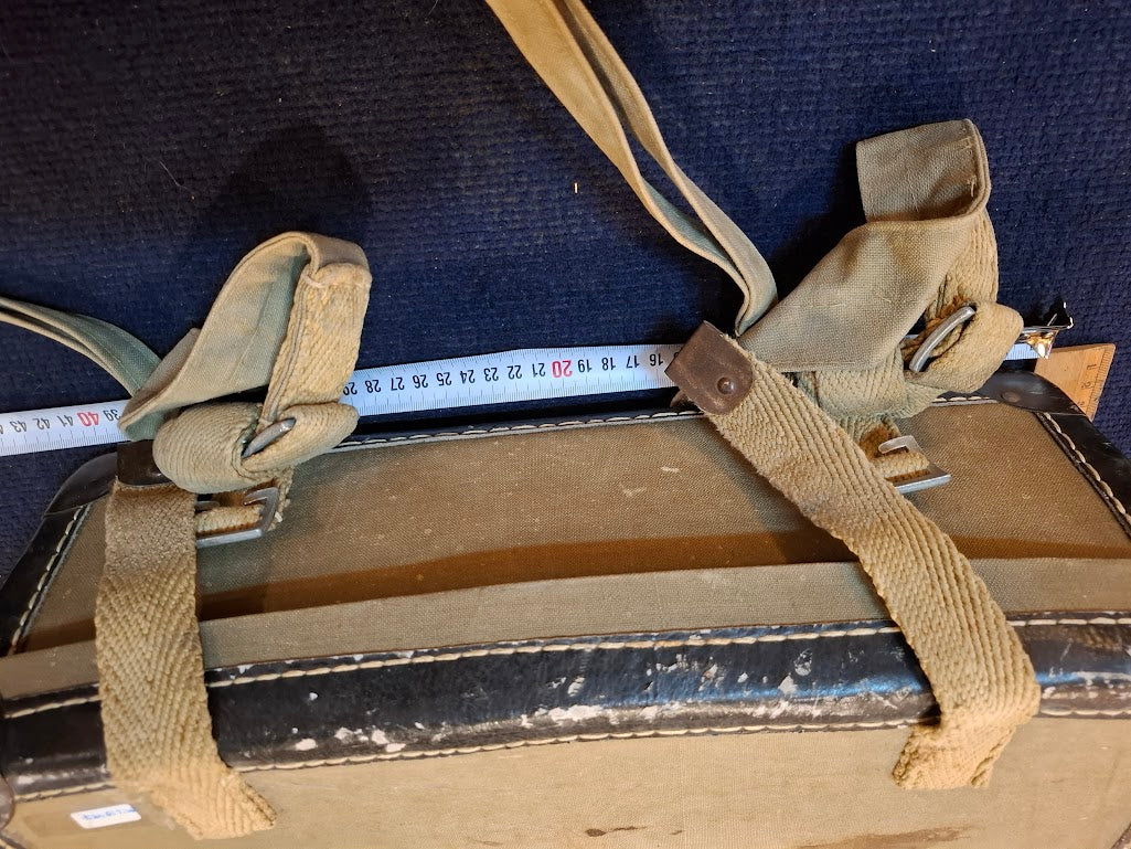 Old WWII military 1st aid medical backpack - Rare [MIL10197]