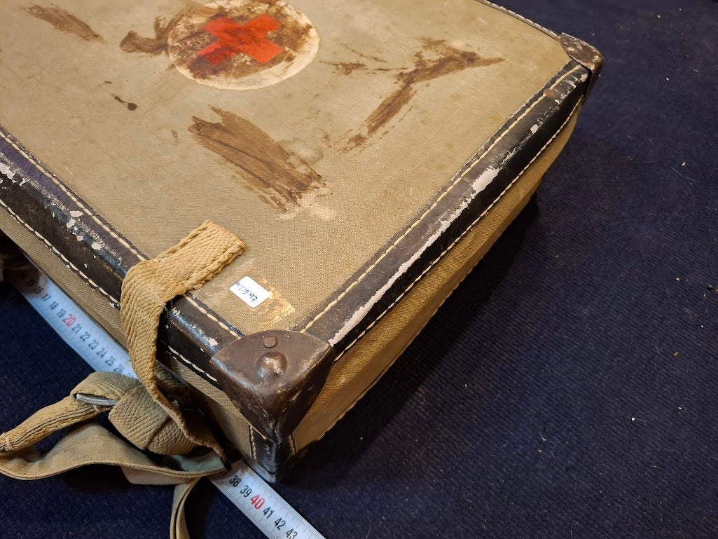 Old WWII military 1st aid medical backpack - Rare [MIL10197]