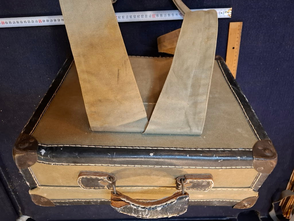 Old WWII military 1st aid medical backpack - Rare [MIL10197]
