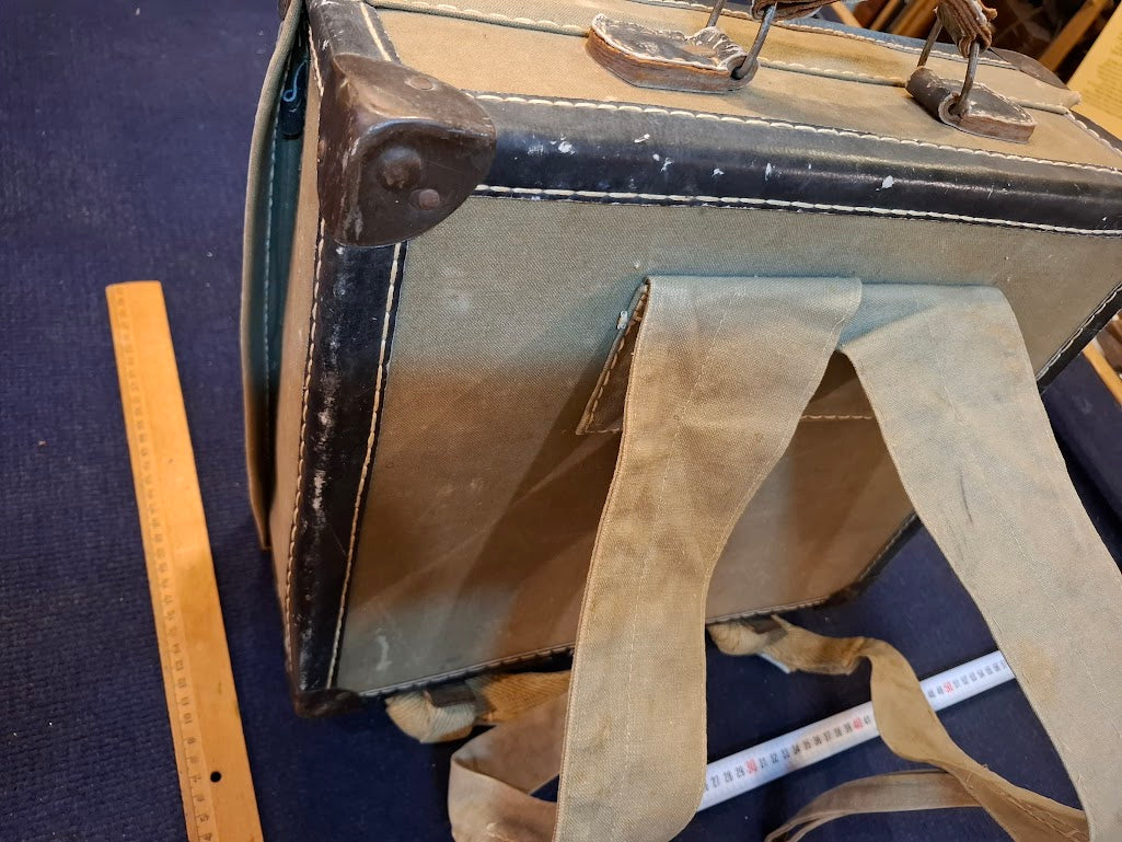 Old WWII military 1st aid medical backpack - Rare [MIL10197]