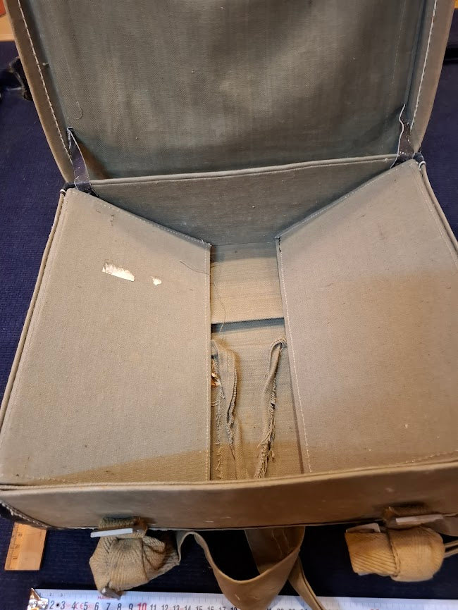 Old WWII military 1st aid medical backpack - Rare [MIL10197]