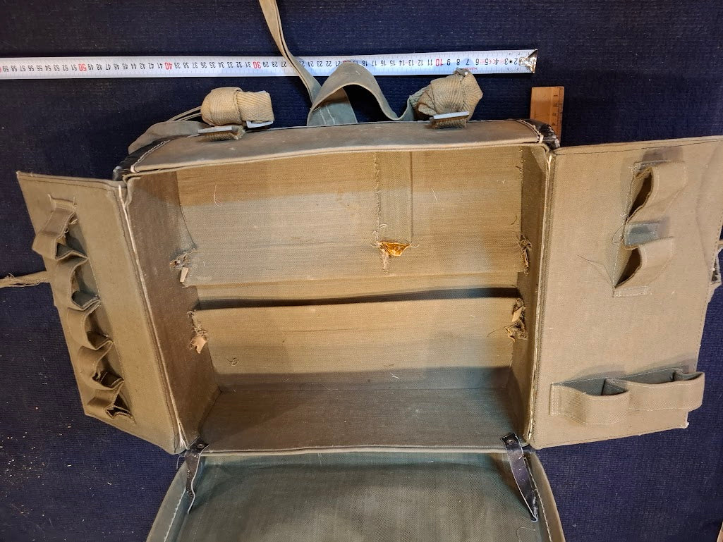Old WWII military 1st aid medical backpack - Rare [MIL10197]