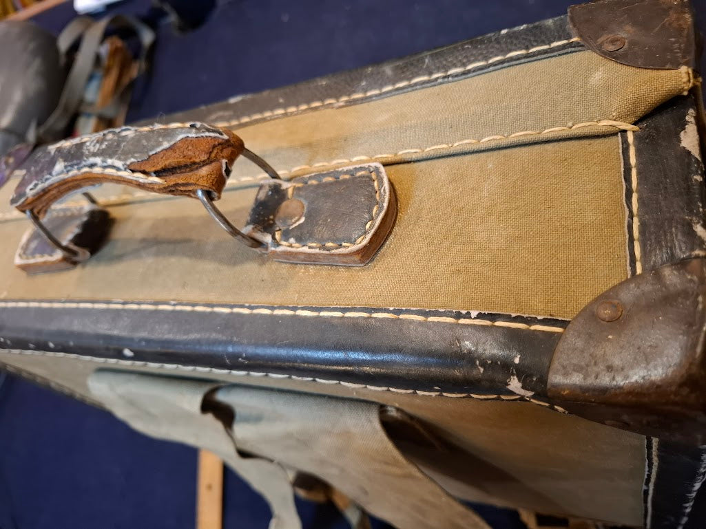 Old WWII military 1st aid medical backpack - Rare [MIL10197]