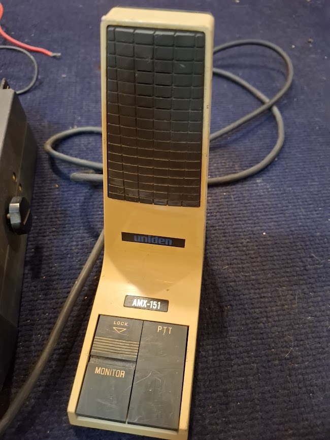 Old radio walkie-talkie with external microphone [INS10763] *for Israel local market only