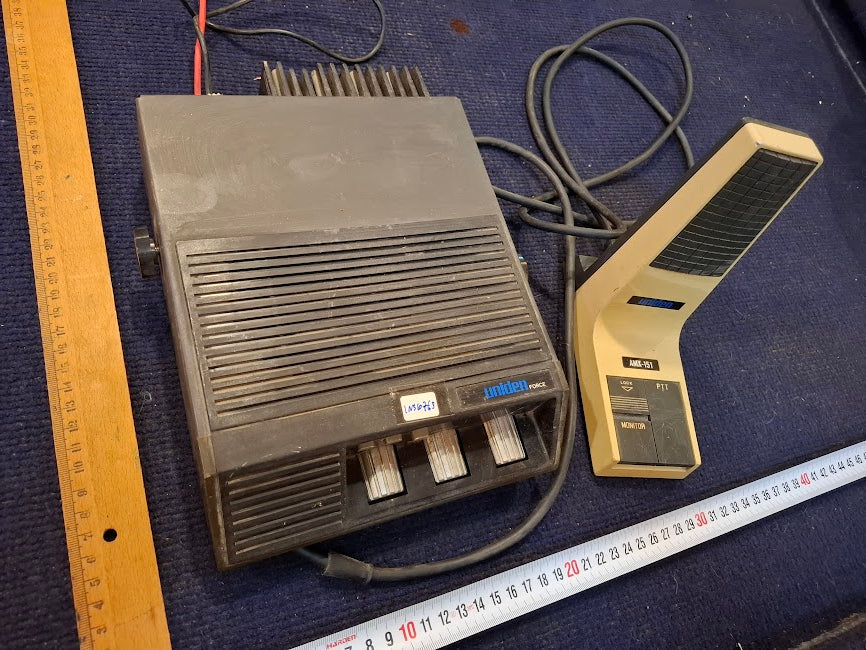 Old radio walkie-talkie with external microphone [INS10763] *for Israel local market only